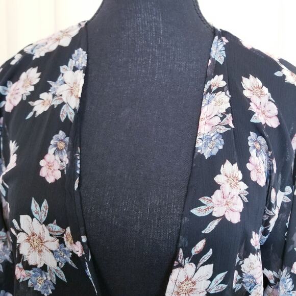Band Of Gypsies Long Kimono Black Multicolor Floral Ruffle Sleeve Side Slit Sz S - Picture 5 of 11